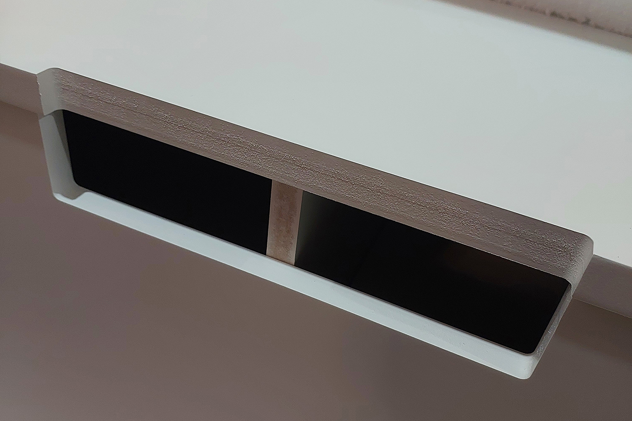 151SV-00004 Тумба под ТВ бежевая 200*60*40см